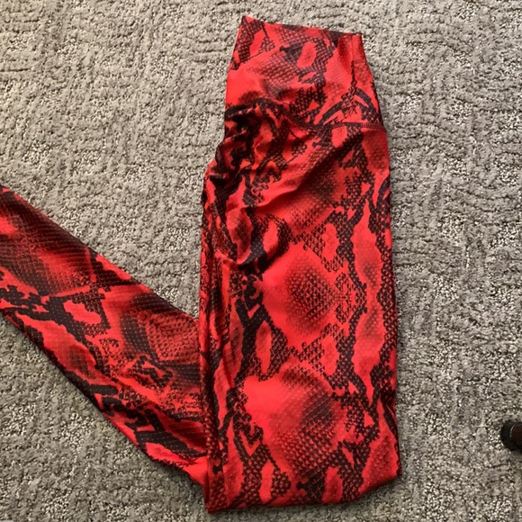 Python Print Leggings - Picture 3 of 5